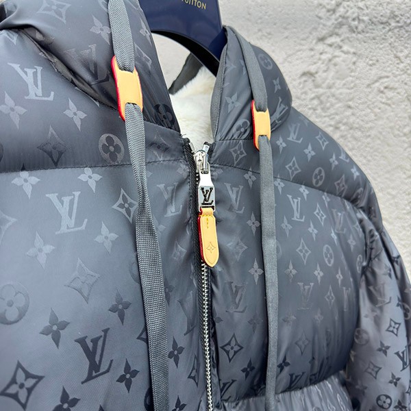 【軽量で温か快適】★ルイヴィトン コピー★Monogram ダウンジャケット 1AGIRF